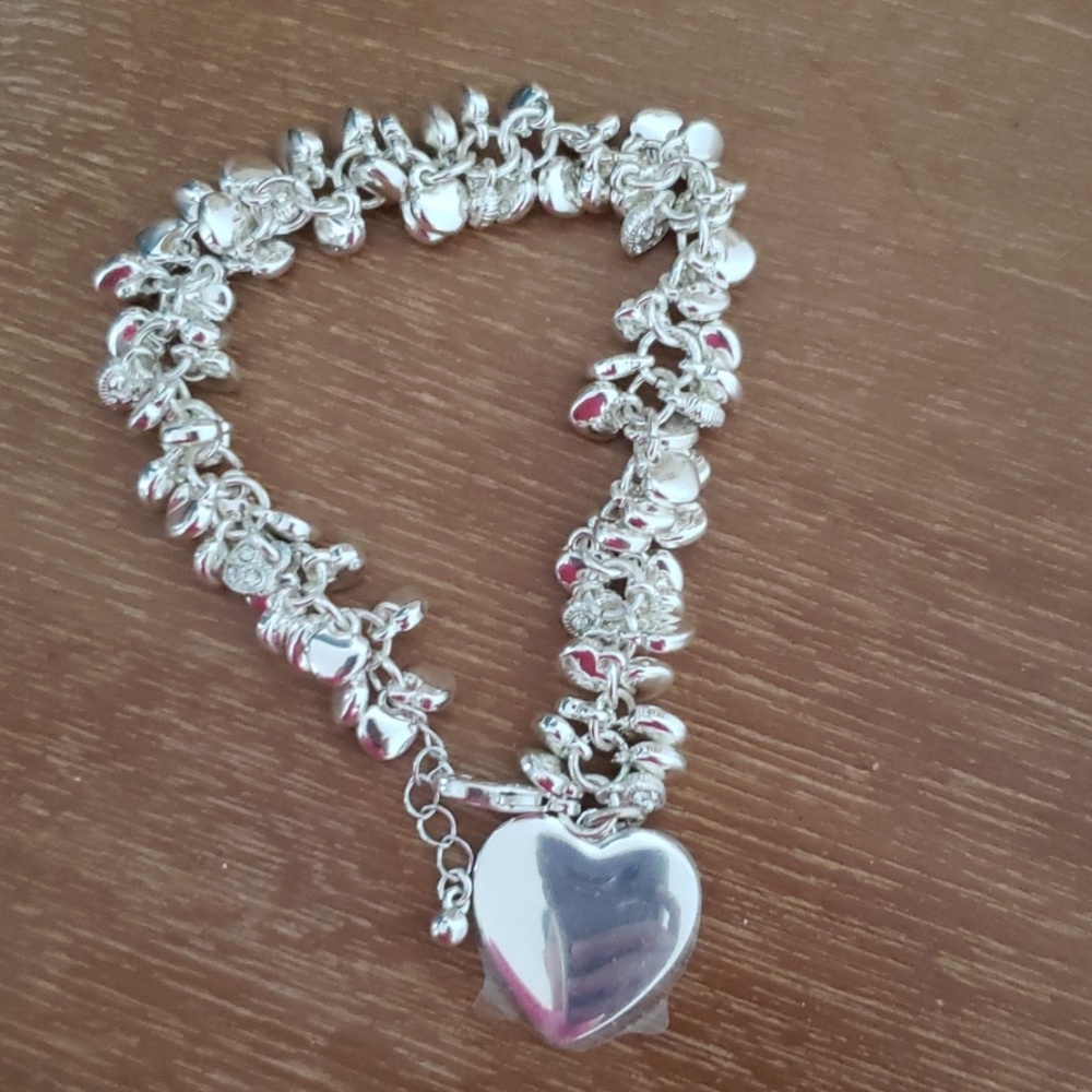 Silver bracelet you can write a message on the ❤